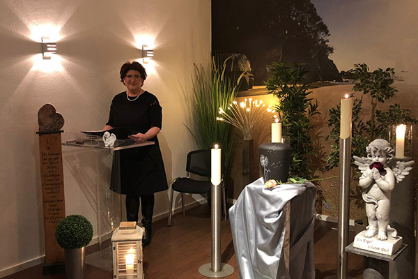 Tanja Neumeier, Trauerrednerinn bei Bestattungen Klaus in Reutte